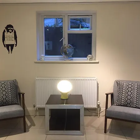 Mapesbury Hostel London